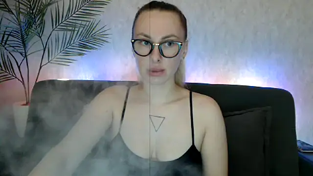  Leslyy Solo 1 online show from October 2025 05:43:01 PM
