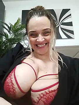 hugebobbs online show from January 2026 08:18:01 AM