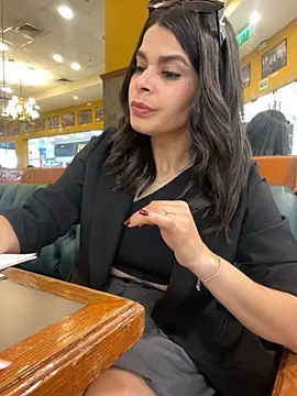 DaryRos online show from November 2025 07:24:01 PM