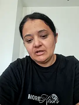 sarahhh1987 online show from April 2026 08:48:01 AM