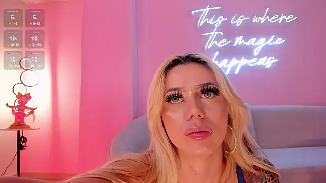 Snapshot of HannaConnor_ chatting on February 2025 02:31:01 AM HannaConnor online show from February 2025 02:31:01 AM