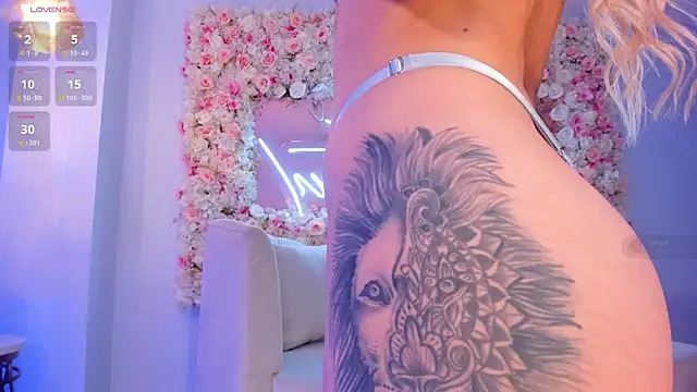 Snapshot of HannaConnor_ chatting on March 2025 11:16:02 PM HannaConnor online show from March 2025 11:16:02 PM