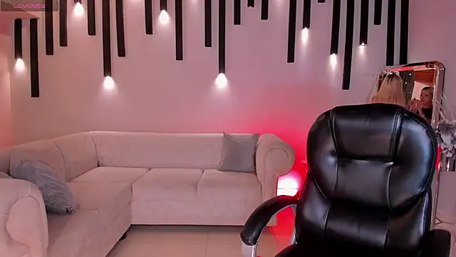 Snapshot of HannaConnor_ chatting on October 2025 08:53:02 PM HannaConnor online show from October 2025 08:53:02 PM