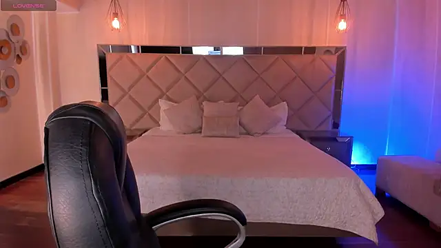 Snapshot of HannaConnor_ chatting on November 2025 08:22:02 PM HannaConnor online show from November 2025 08:22:02 PM