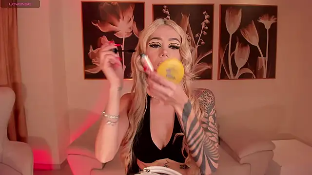 Snapshot of HannaConnor_ chatting on November 2025 08:53:01 PM HannaConnor online show from November 2025 08:53:01 PM