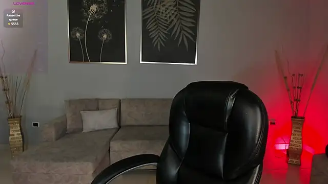 Snapshot of HannaConnor_ chatting on November 2025 10:01:01 PM HannaConnor online show from November 2025 10:01:01 PM