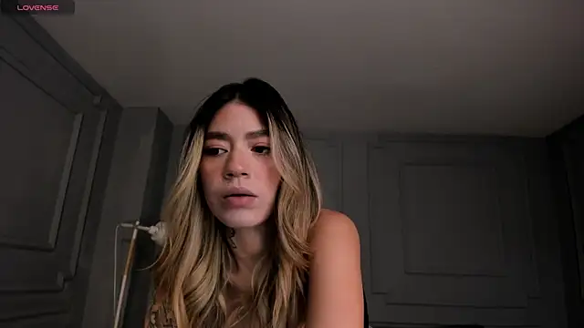 ViolettHansson online show from April 2026 09:32:01 AM