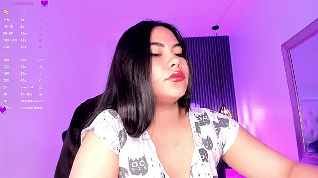 aliscollins  online show from September 2025 02:00:02 AM