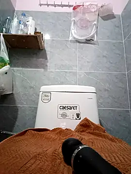 M yiyi online show from March 2025 05:34:02 PM