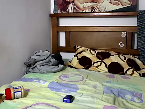 hideonbush051 online show from December 2025 01:31:02 PM