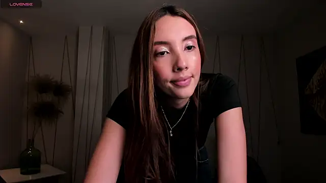 Snapshot of AnaisNin chatting on April 2026 11:55:02 AM AnaisNin online show from April 2026 11:55:02 AM