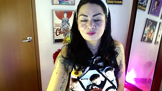 Ginna--mia online show from January 2025 12:44:02 AM