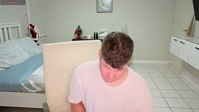 Lorenzo hernandez online show from December 2025 05:44:02 PM