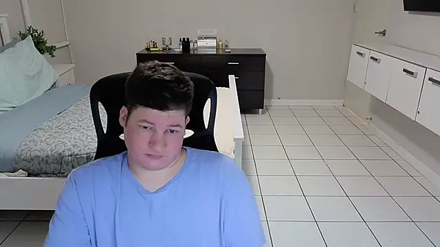 Lorenzo hernandez online show from April 2026 12:01:01 AM