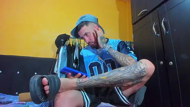 smoker445 online show from February 2026 07:21:01 PM