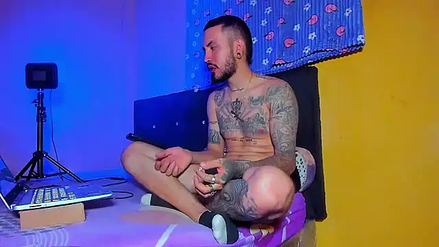 smoker445 online show from April 2026 02:09:01 AM