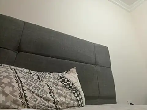 laynufff online show from April 2026 07:30:01 AM