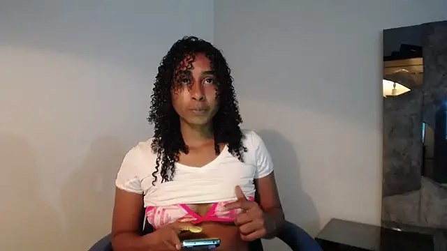 Snapshot of yohatinelly07 chatting on July 2026 10:56:01 PM yohatinelly07 online show from July 2026 10:56:01 PM