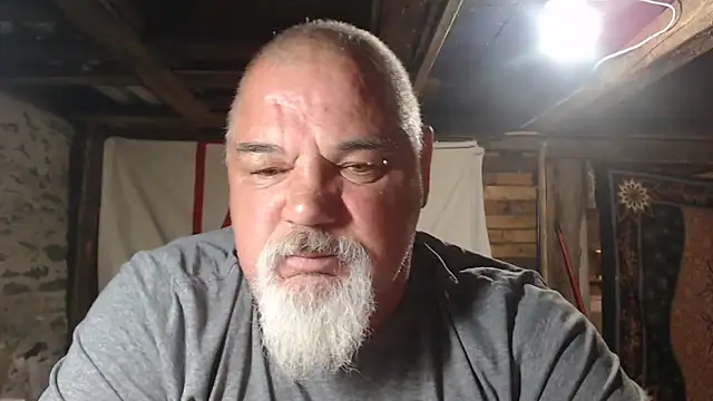 Snapshot of Newfiesausage1972 chatting on May 2026 08:11:01 AM Newfiesausage1972 online show from May 2026 08:11:01 AM