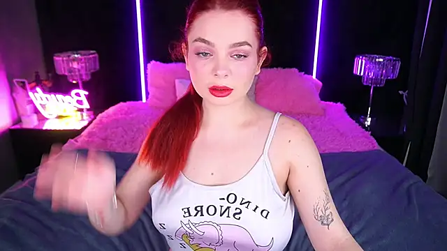 Snapshot of CarolinaDia chatting on December 2024 06:36:01 AM CarolinaDia online show from December 2024 06:36:01 AM