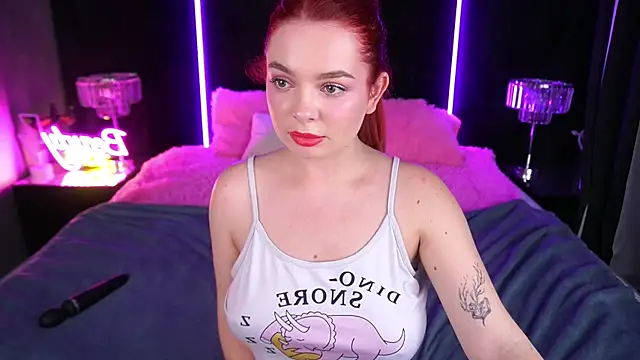 Snapshot of CarolinaDia chatting on December 2024 09:40:02 AM CarolinaDia online show from December 2024 09:40:02 AM