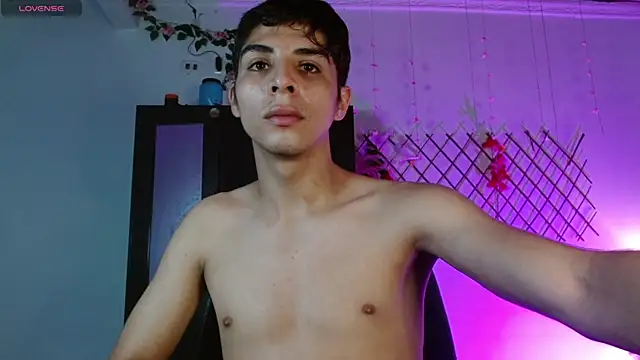 justin alexxx online show from December 2024 06:50:01 PM