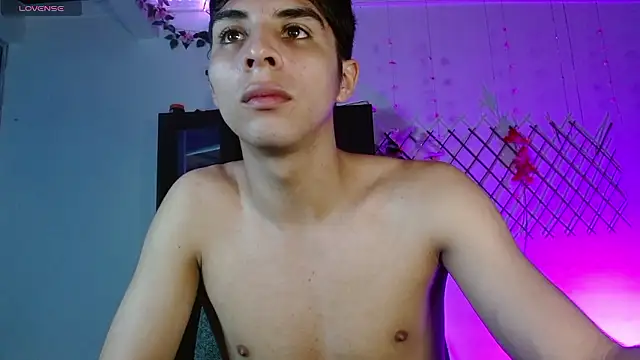 justin alexxx online show from December 2024 07:34:01 PM