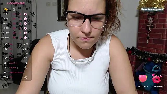 Snapshot of alexia_87 chatting on December 2024 11:40:02 PM alexia 87 online show from December 2024 11:40:02 PM
