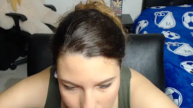Snapshot of alexia_87 chatting on December 2024 01:00:02 AM alexia 87 online show from December 2024 01:00:02 AM
