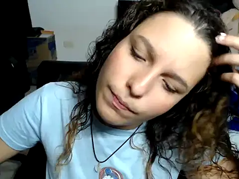 Snapshot of alexia_87 chatting on January 2025 02:25:01 AM alexia 87 online show from January 2025 02:25:01 AM