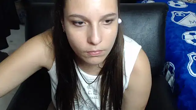 Snapshot of alexia_87 chatting on January 2025 05:10:01 AM alexia 87 online show from January 2025 05:10:01 AM