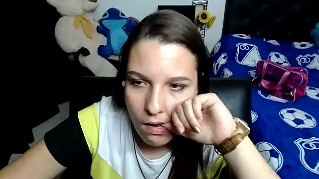 Snapshot of alexia_87 chatting on January 2025 04:32:01 AM alexia 87 online show from January 2025 04:32:01 AM