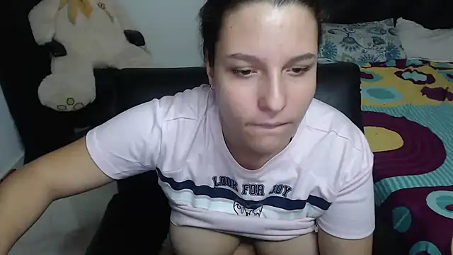 Snapshot of alexia_87 chatting on February 2025 07:47:01 AM alexia 87 online show from February 2025 07:47:01 AM