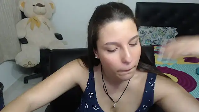 Snapshot of alexia_87 chatting on February 2025 02:06:02 AM alexia 87 online show from February 2025 02:06:02 AM