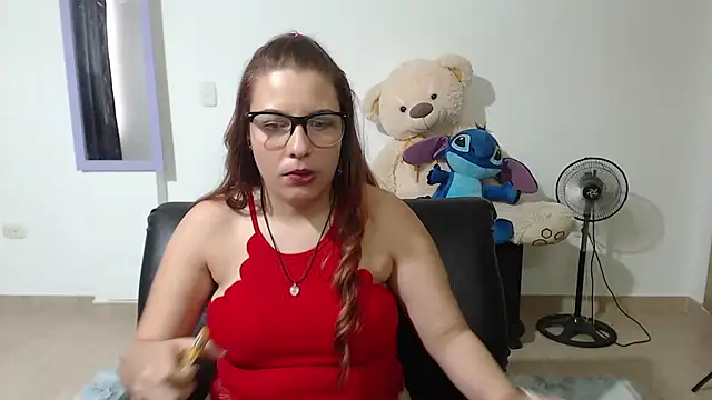 Snapshot of alexia_87 chatting on February 2025 03:27:02 PM alexia 87 online show from February 2025 03:27:02 PM