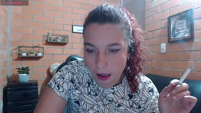 Snapshot of alexia_87 chatting on September 2025 12:10:02 AM alexia 87 online show from September 2025 12:10:02 AM