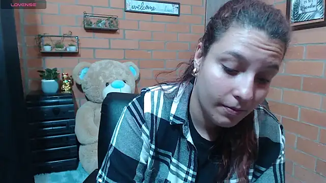 Snapshot of alexia_87 chatting on September 2025 08:55:02 PM alexia 87 online show from September 2025 08:55:02 PM