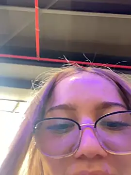 Snapshot of melody-dy chatting on January 2025 08:36:01 PM melody-dy online show from January 2025 08:36:01 PM