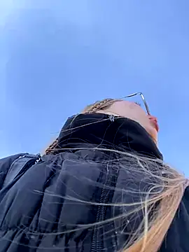 Snapshot of melody-dy chatting on September 2025 09:04:02 PM melody-dy online show from September 2025 09:04:02 PM