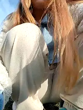 Snapshot of melody-dy chatting on October 2025 10:00:02 PM melody-dy online show from October 2025 10:00:02 PM