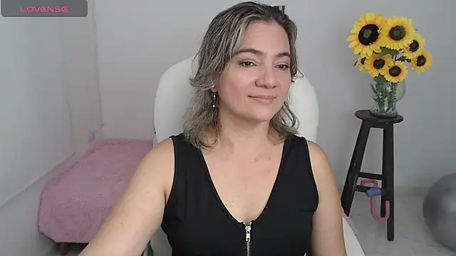 ana milf online show from October 2025 01:41:02 PM