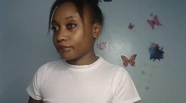 Snapshot of laetitia_ chatting on March 2025 11:42:02 PM laetitia online show from March 2025 11:42:02 PM
