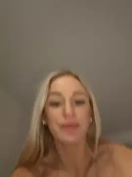 Liana Lou online show from February 2025 09:23:02 PM