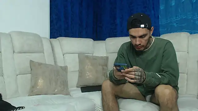 Snapshot of Hot_Sharks_ chatting on February 2026 08:08:02 AM Hot Sharks online show from February 2026 08:08:02 AM