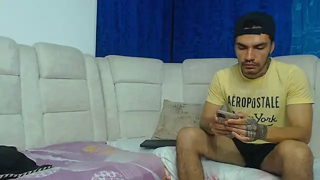 Snapshot of Hot_Sharks_ chatting on March 2026 07:58:01 AM Hot Sharks online show from March 2026 07:58:01 AM