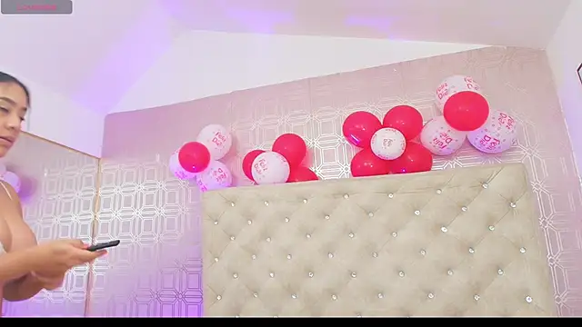 Snapshot of Sara_Desire chatting on February 2025 12:28:01 PM Sara Desire online show from February 2025 12:28:01 PM