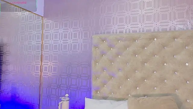 Snapshot of Sara_Desire chatting on September 2025 03:34:01 PM Sara Desire online show from September 2025 03:34:01 PM