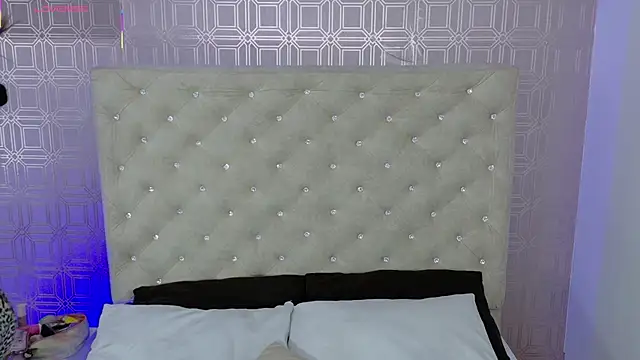 Snapshot of Sara_Desire chatting on September 2025 12:18:01 PM Sara Desire online show from September 2025 12:18:01 PM