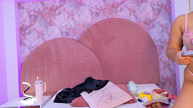 Snapshot of Sara_Desire chatting on September 2025 11:47:01 AM Sara Desire online show from September 2025 11:47:01 AM