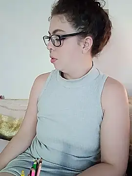 Snapshot of Malka_Burning chatting on December 2024 11:01:02 PM Malka Burning online show from December 2024 11:01:02 PM